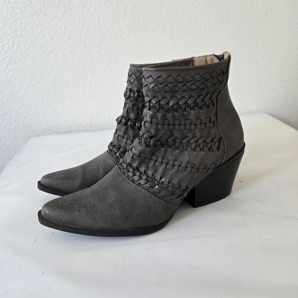 SEVEN DIALS Quinn‎ Woven Western Cowgirl Ankle Booties Women's size 7.5